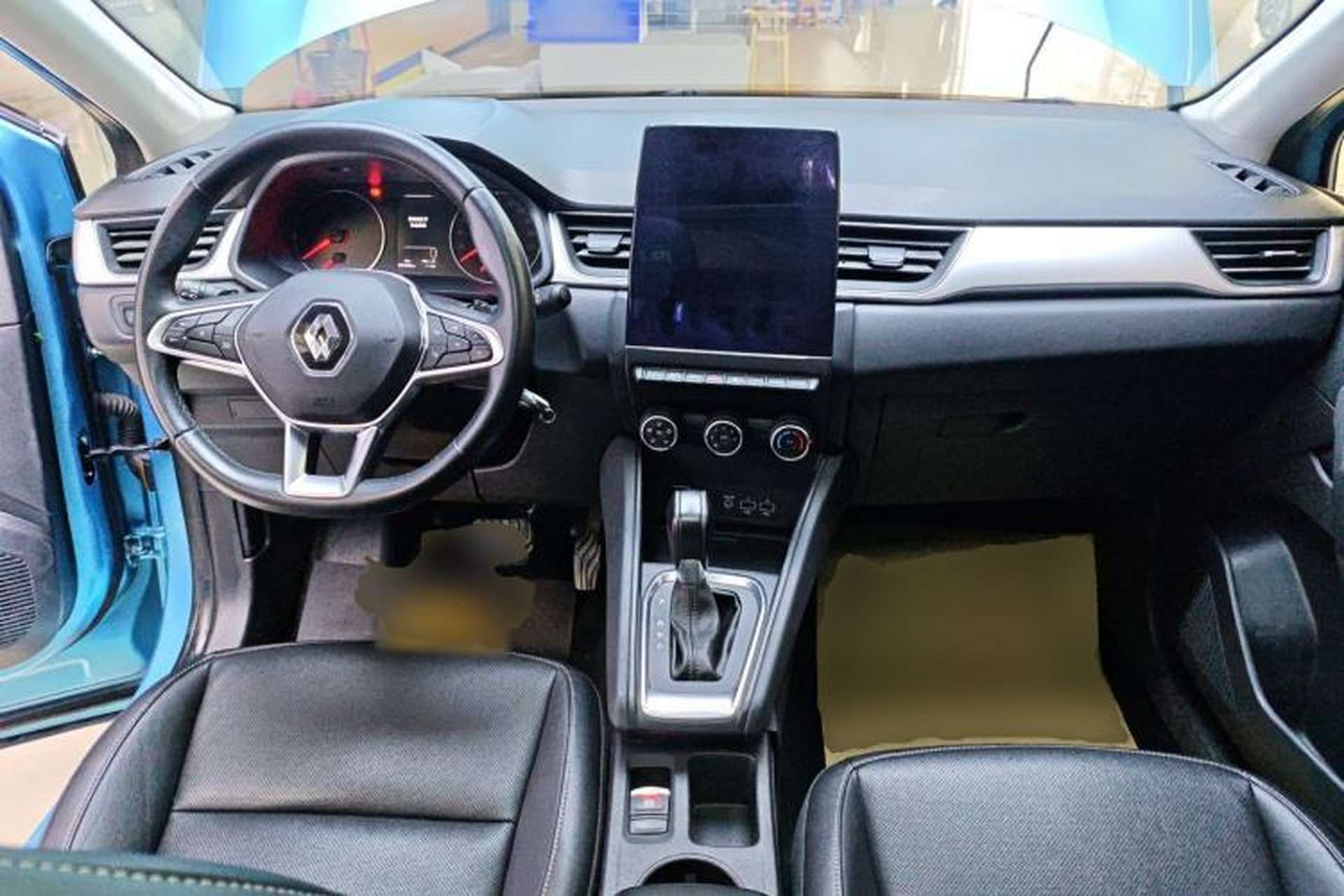 Used Renault Clio 2019 TCe270 Automatic Trendy Model Center Console