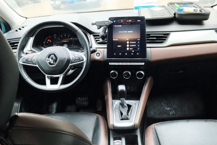 Used Renault Clio 2019 TCe270 Automatic Prestige Model Center Console