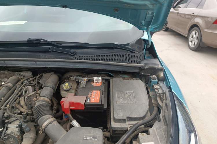 Used Renault Clio 2019 TCe270 Automatic Prestige Model Engine Bay Left