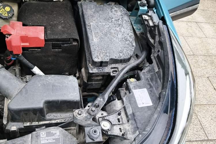 Used Renault Clio 2019 TCe270 Automatic Prestige Model Engine Bay Left