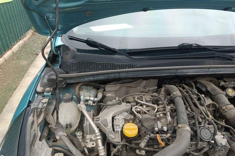 Used Renault Clio 2019 TCe270 Automatic Prestige Model Engine Bay Right
