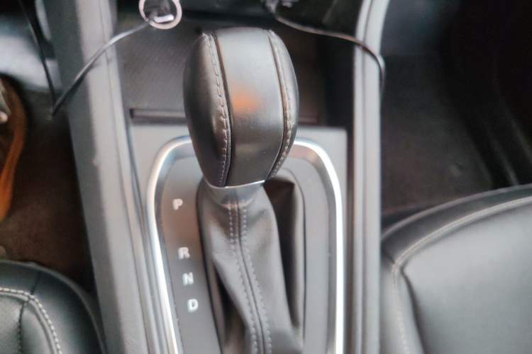 Used Renault Clio 2019 TCe270 Automatic Trendy Model Gear Lever