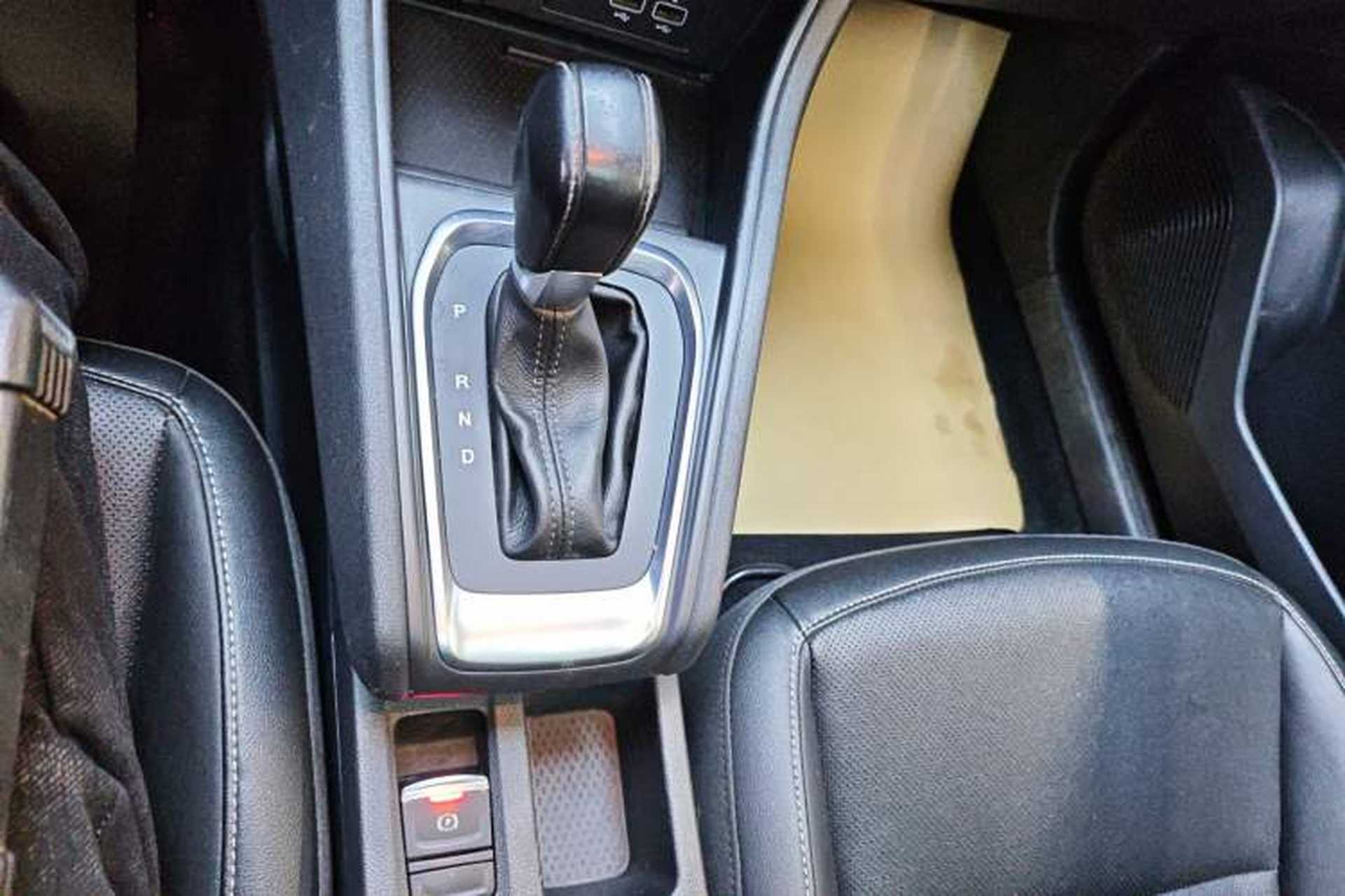Used Renault Clio 2019 TCe270 Automatic Trendy Model Gear Lever