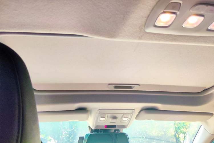 Used Renault Clio 2019 TCe270 Automatic Prestige Model Headliner