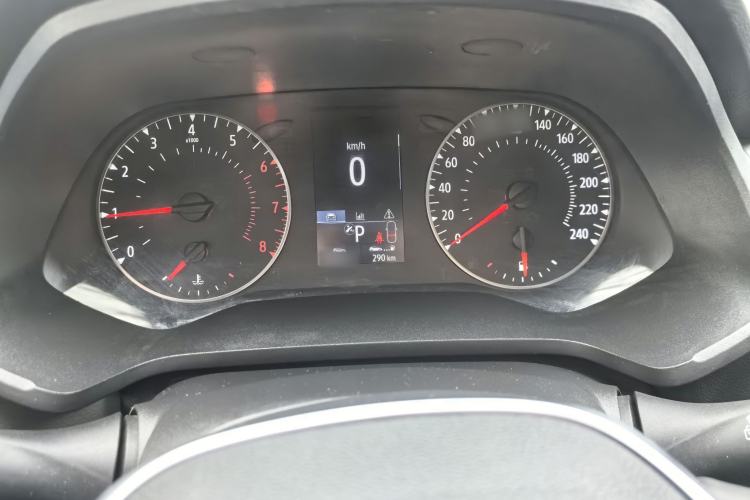Used Renault Clio 2019 TCe270 Automatic Dynamic Model Interior 11