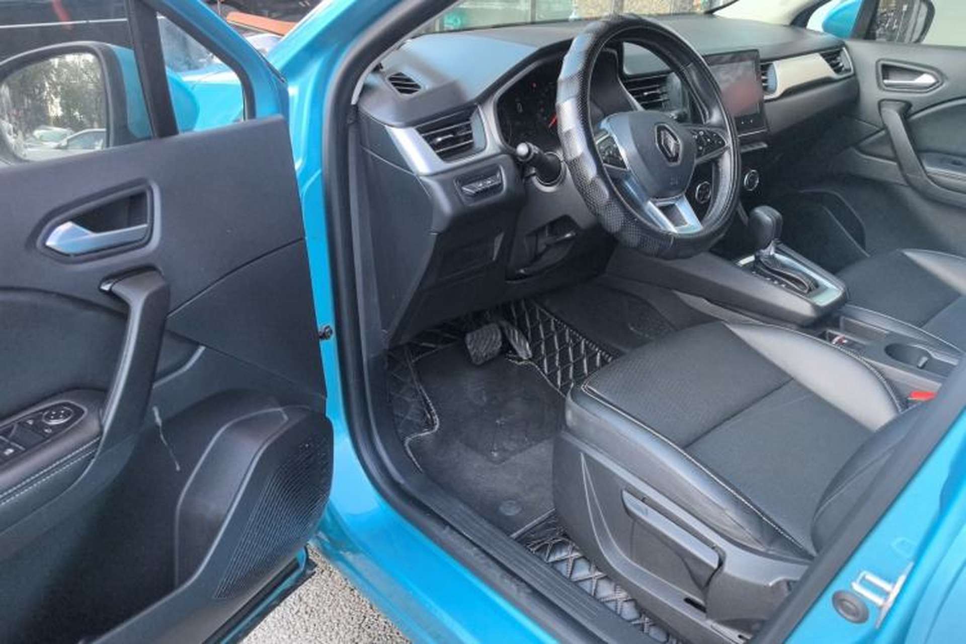 Used Renault Clio 2019 TCe270 Automatic Dynamic Model Interior 3