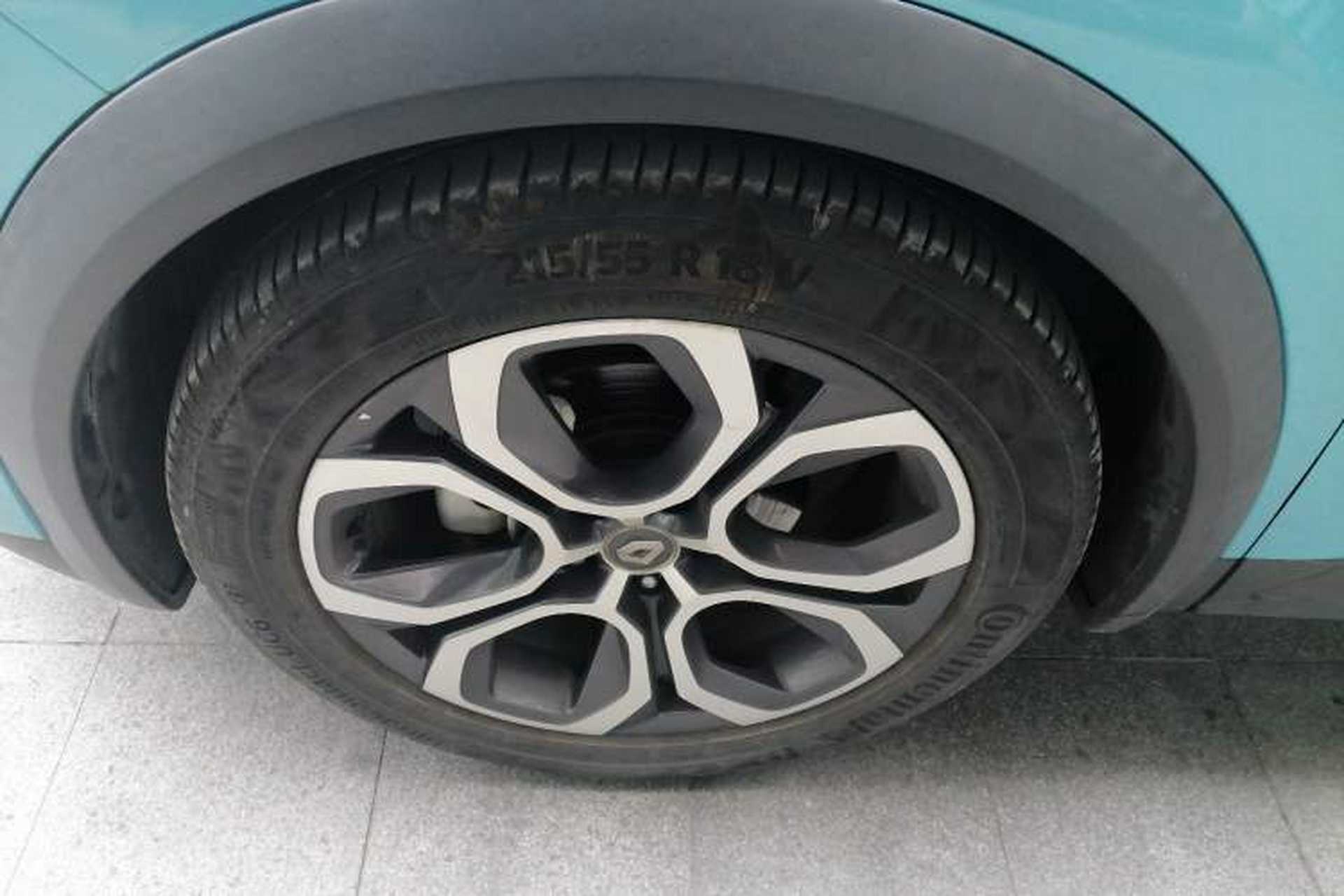 Used Renault Clio 2019 TCe270 Automatic Prestige Model Left Front Wheel Hub