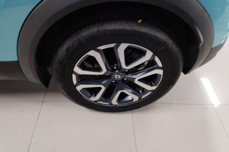 Used Renault Clio 2019 TCe270 Automatic Dynamic Model Left Rear Wheel Hub