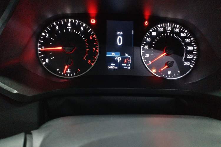 Used Renault Clio 2019 TCe270 Automatic Dynamic Model Odometer Close Up