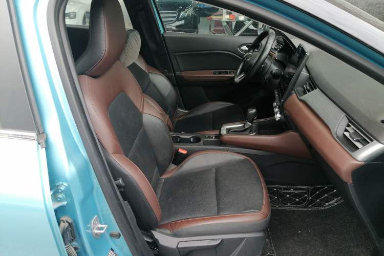 Used Renault Clio 2019 TCe270 Automatic Prestige Model Right Front Seat