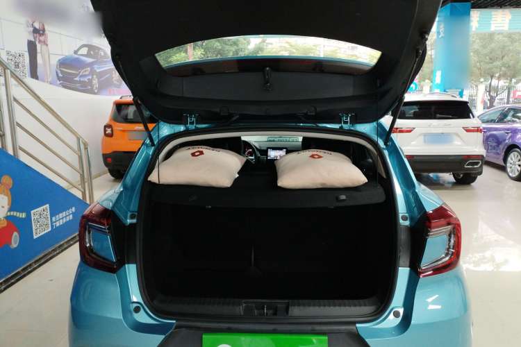 Used Renault Clio 2019 TCe270 Automatic Dynamic Model Trunk