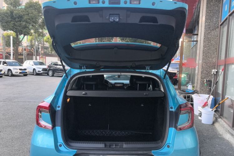 Used Renault Clio 2019 TCe270 Automatic Dynamic Model Trunk