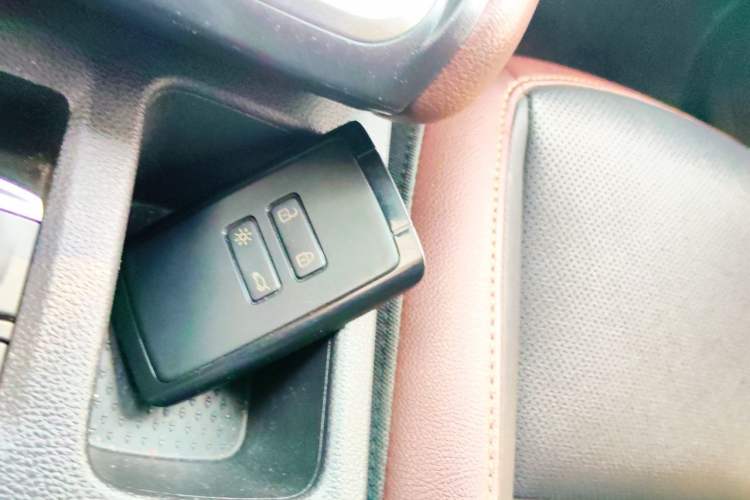 Used Renault Clio 2019 TCe270 Automatic Prestige Model Vehicle Key