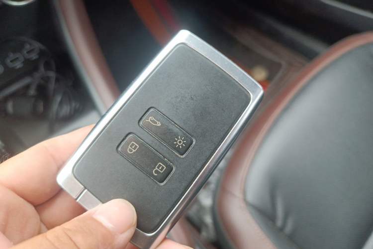 Used Renault Clio 2019 TCe270 Automatic Prestige Model Vehicle Key