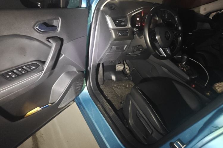 Used Renault Clio 2019 TCe270 Automatic Trendy Model Driver Seat
