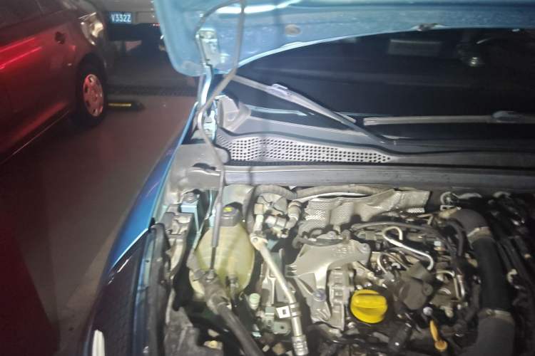 Used Renault Clio 2019 TCe270 Automatic Trendy Model Engine Bay Right