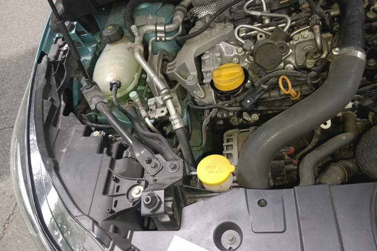 Used Renault Clio 2019 TCe270 Automatic Prestige Model Engine Bay Right