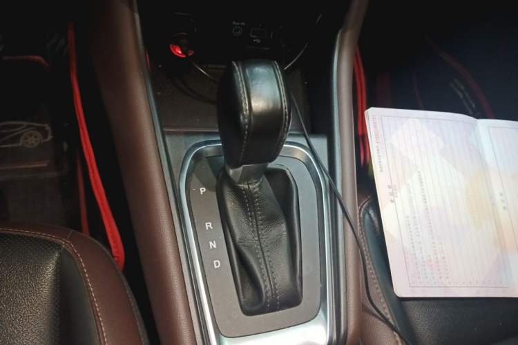 Used Renault Clio 2019 TCe270 Automatic Prestige Model Gear Lever
