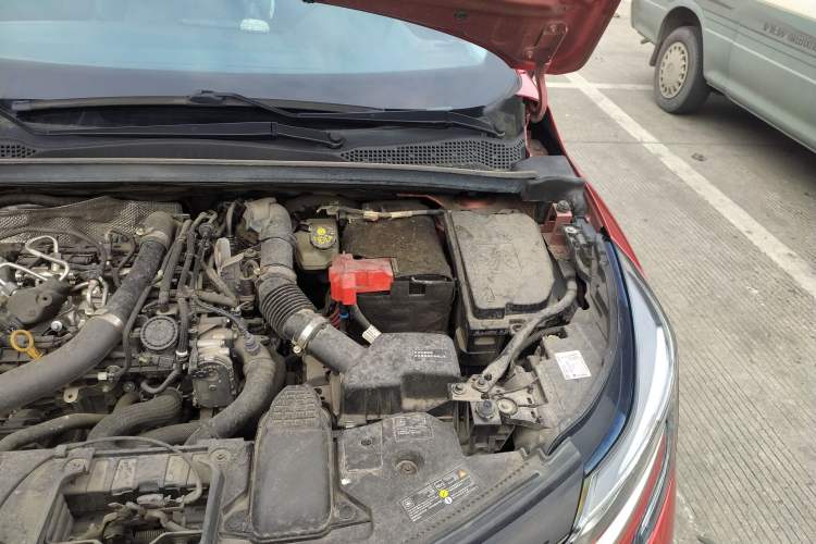 Used Renault Clio 2019 TCe270 Automatic Dynamic Model Engine Bay Left