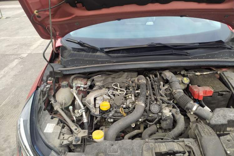 Used Renault Clio 2019 TCe270 Automatic Dynamic Model Engine Bay Right