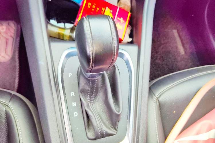 Used Renault Clio 2019 TCe270 Automatic Dynamic Model Gear Lever