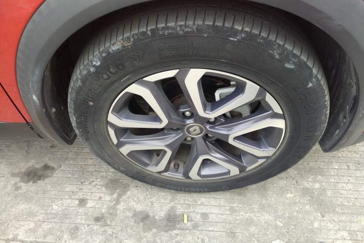 Used Renault Clio 2019 TCe270 Automatic Dynamic Model Right Front Wheel Hub