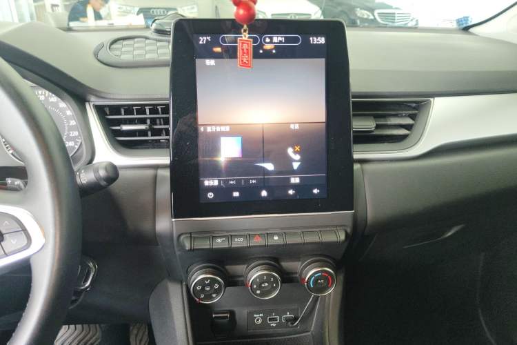Used Renault Clio 2019 TCe270 Automatic Trendy Model Audio And AC Panel