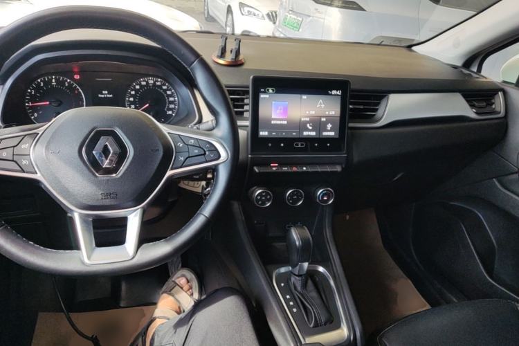 Used Renault Clio 2019 TCe270 Automatic Dynamic Model Center Console