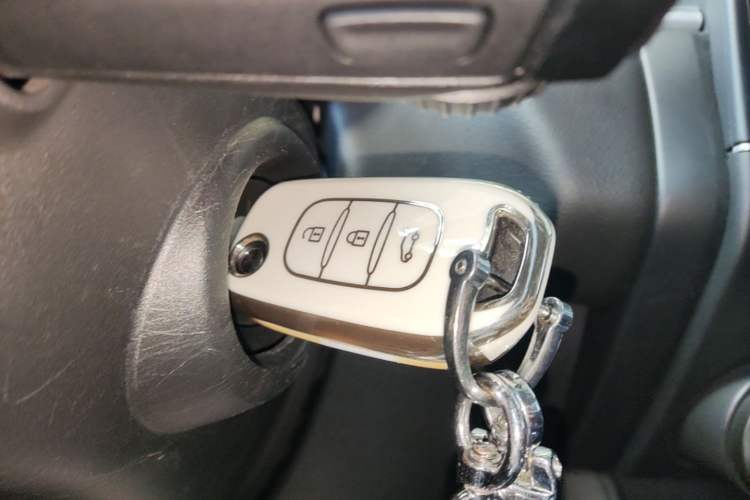 Used Renault Clio 2019 TCe270 Automatic Dynamic Model Interior 1