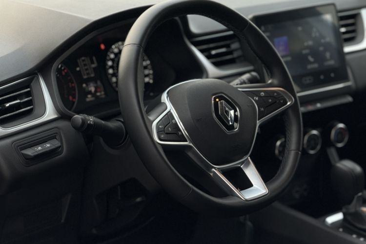 Used Renault Clio 2019 TCe270 Automatic Dynamic Model Interior 12