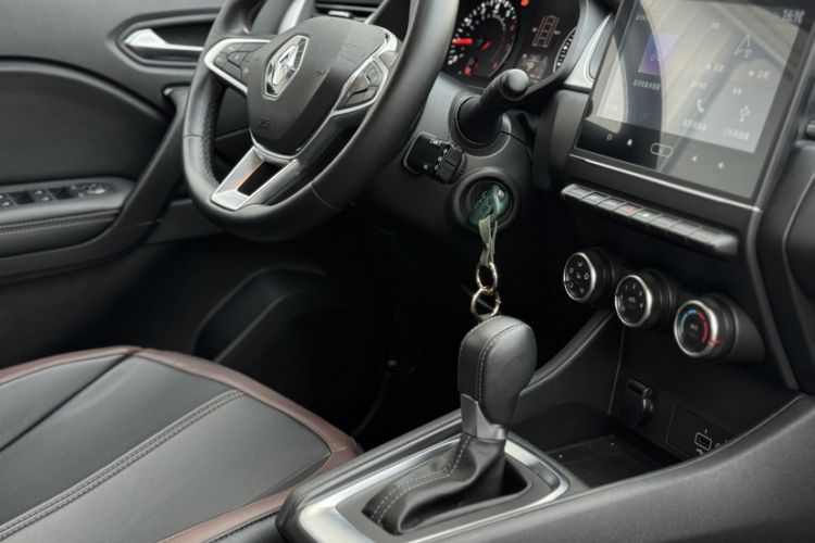 Used Renault Clio 2019 TCe270 Automatic Dynamic Model Interior 7