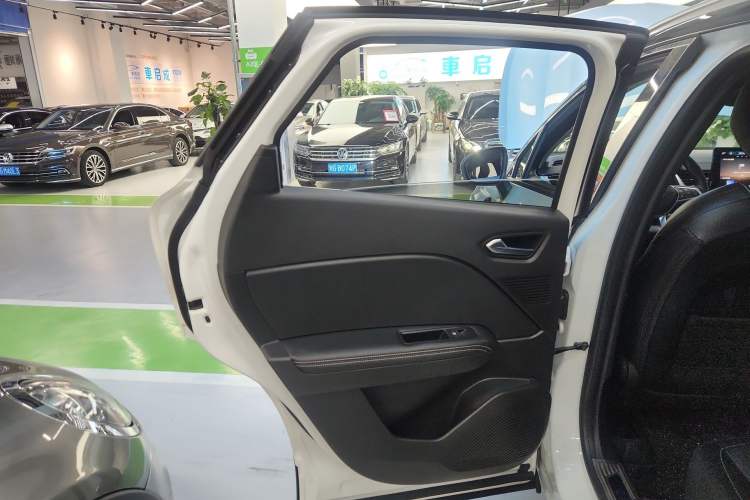 Used Renault Clio 2019 TCe270 Automatic Trendy Model Interior 8