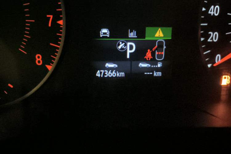 Used Renault Clio 2019 TCe270 Automatic Dynamic Model Odometer Close Up