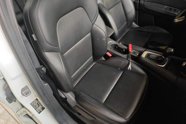 Used Renault Clio 2019 TCe270 Automatic Dynamic Model Right Front Seat