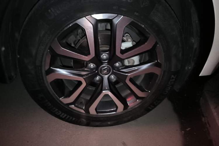 Used Renault Clio 2019 TCe270 Automatic Dynamic Model Right Front Wheel Hub