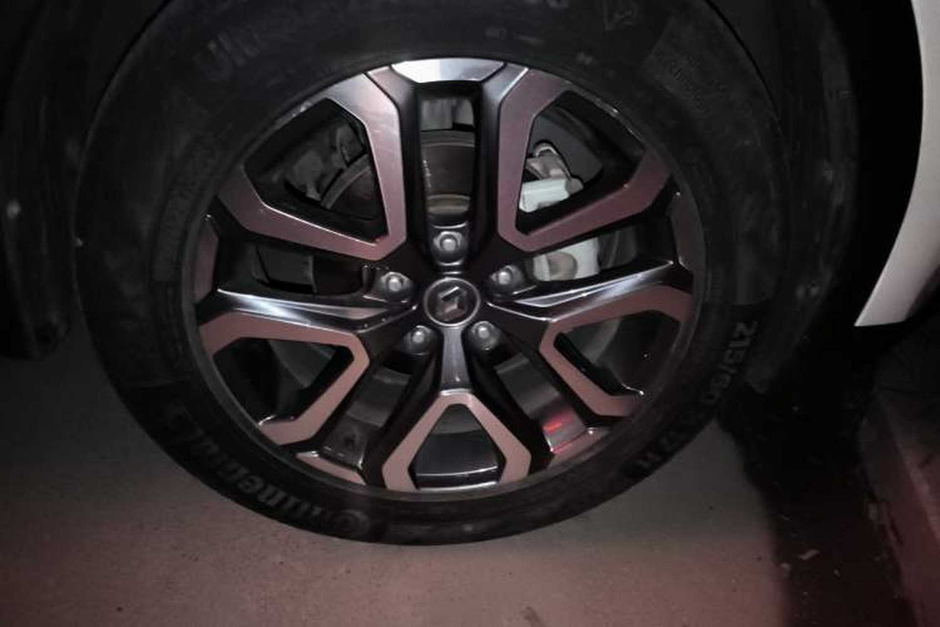 Used Renault Clio 2019 TCe270 Automatic Dynamic Model Right Front Wheel Hub