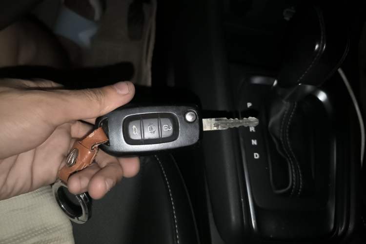 Used Renault Clio 2019 TCe270 Automatic Dynamic Model Vehicle Key