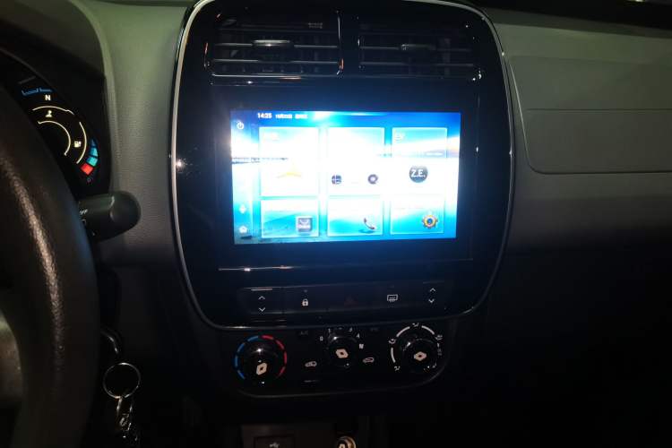 Used Renault E-Nuo 2019 e-Intelligent Model Audio And AC Panel