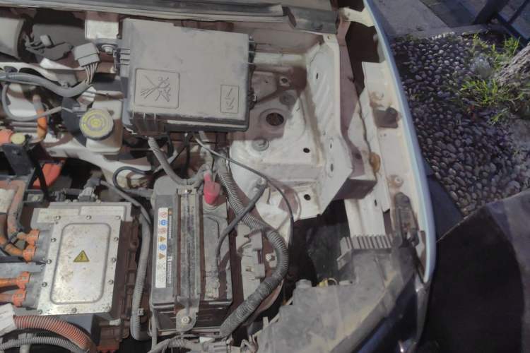 Used Renault E-Nuo 2019 e-Intelligent Model Engine Bay Left