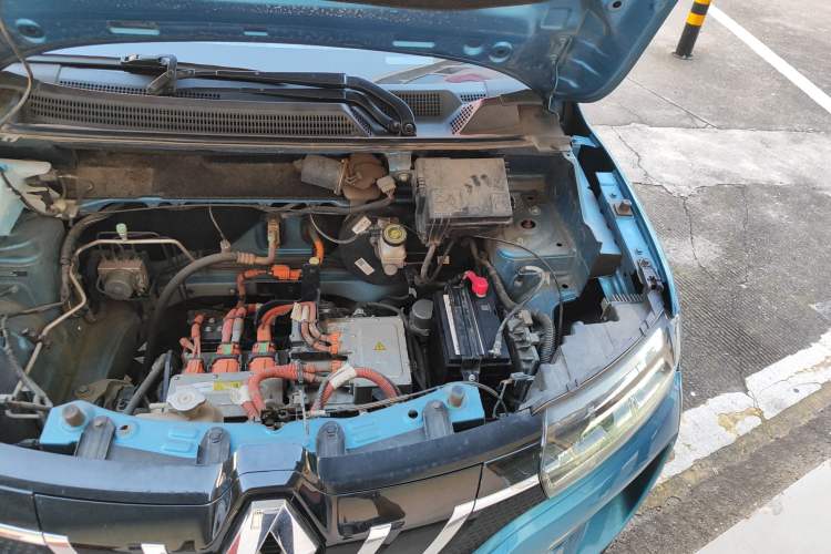 Used Renault E-Nuo 2019 e-Intelligent Model Engine Bay Left