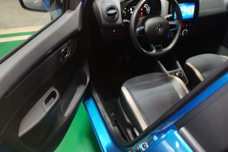 Used Renault E-Nuo 2019 e-Intelligent Model Interior 3
