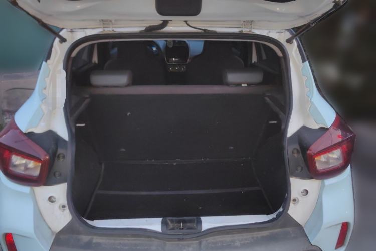 Used Renault E-Nuo 2019 e-Intelligent Model Trunk