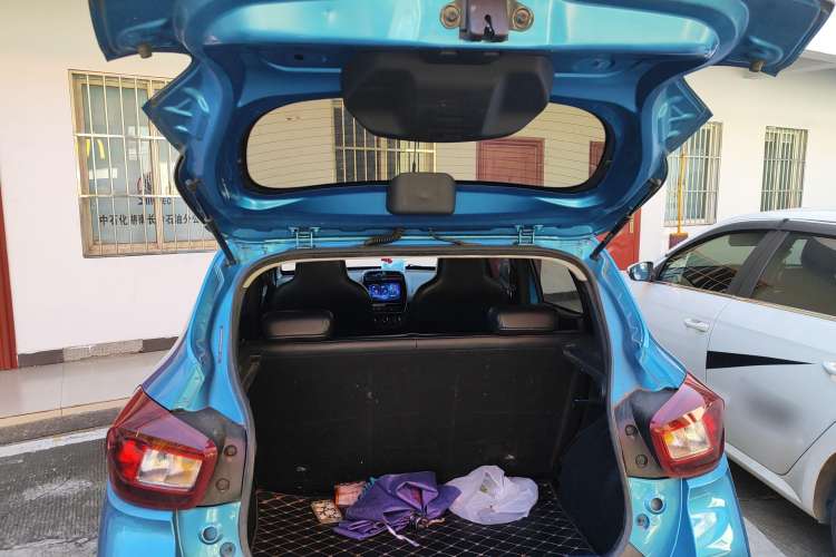 Used Renault E-Nuo 2019 e-Intelligent Model Trunk