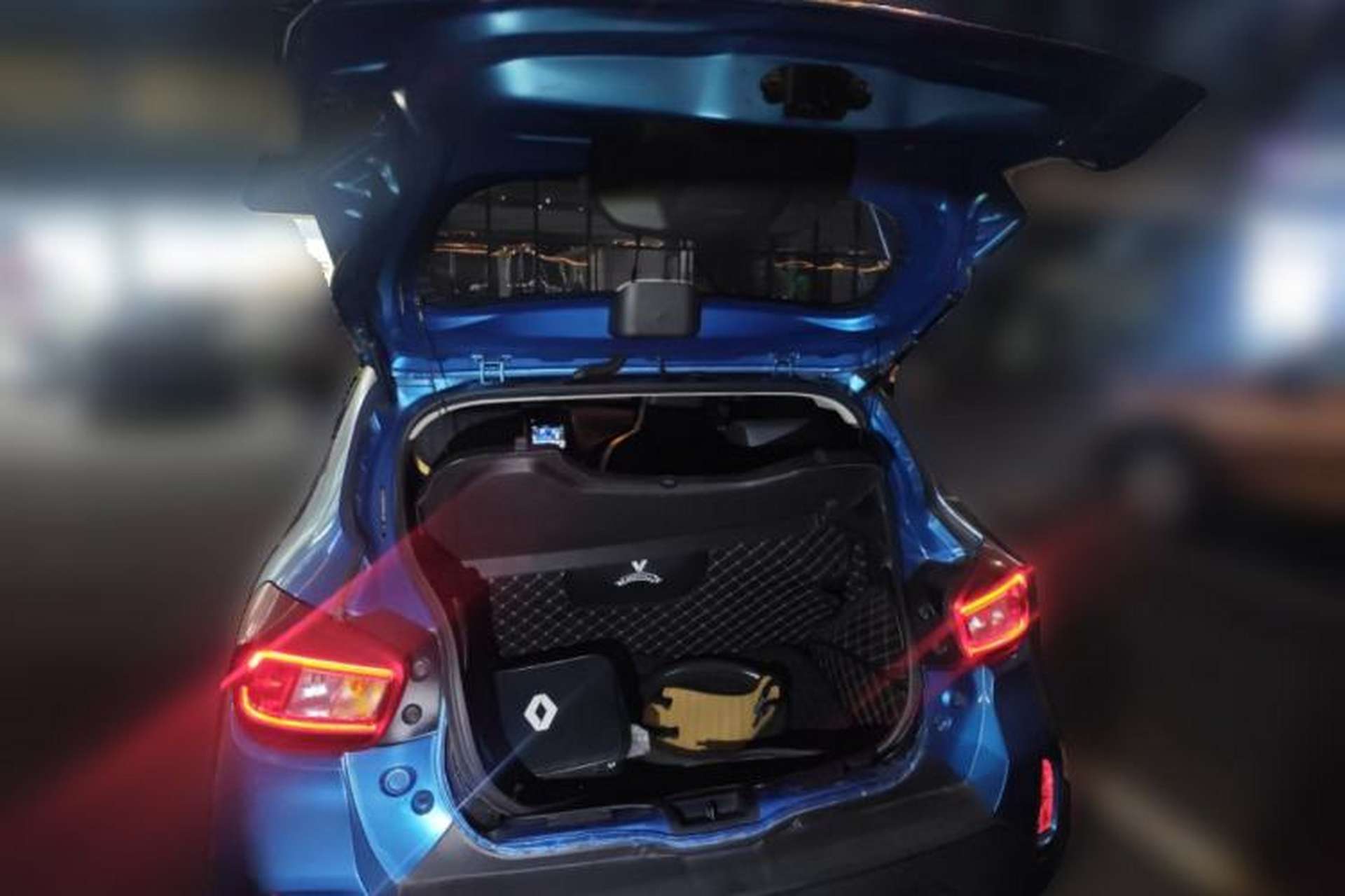 Used Renault E-Nuo 2019 e-Intelligent Model Trunk