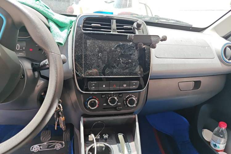 Used Renault E-Nuo 2019 e-Intelligent Model Audio And AC Panel