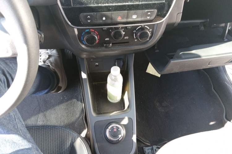 Used Renault E-Nuo 2019 e-Smart Model Audio And AC Panel