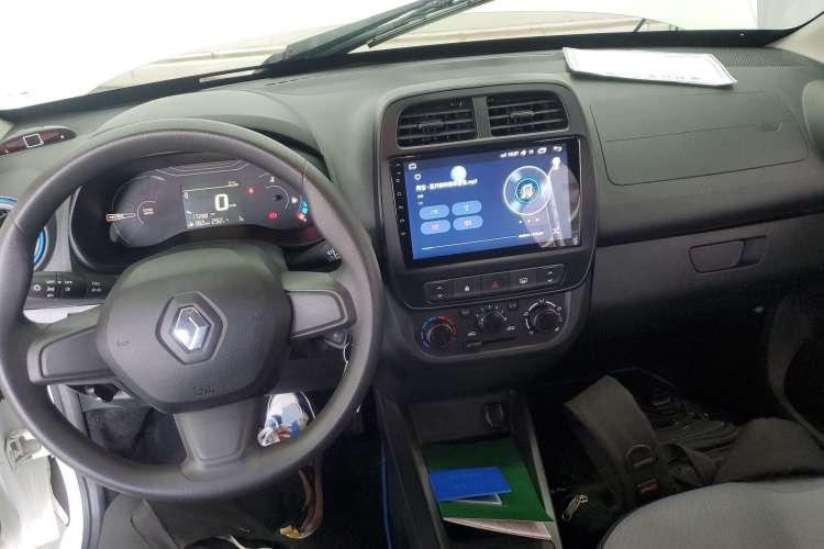 Used Renault E-Nuo 2019 e-Q model Center Console