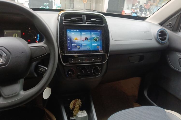 Used Renault E-Nuo 2019 e-Smart Model Center Console
