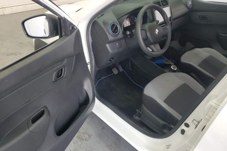 Used Renault E-Nuo 2019 e-Q model Driver Seat