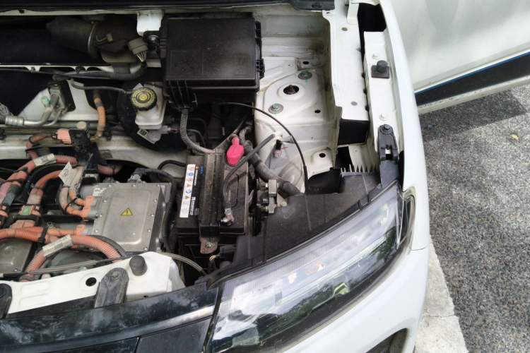 Used Renault E-Nuo 2019 e-Intelligent Model Engine Bay Left